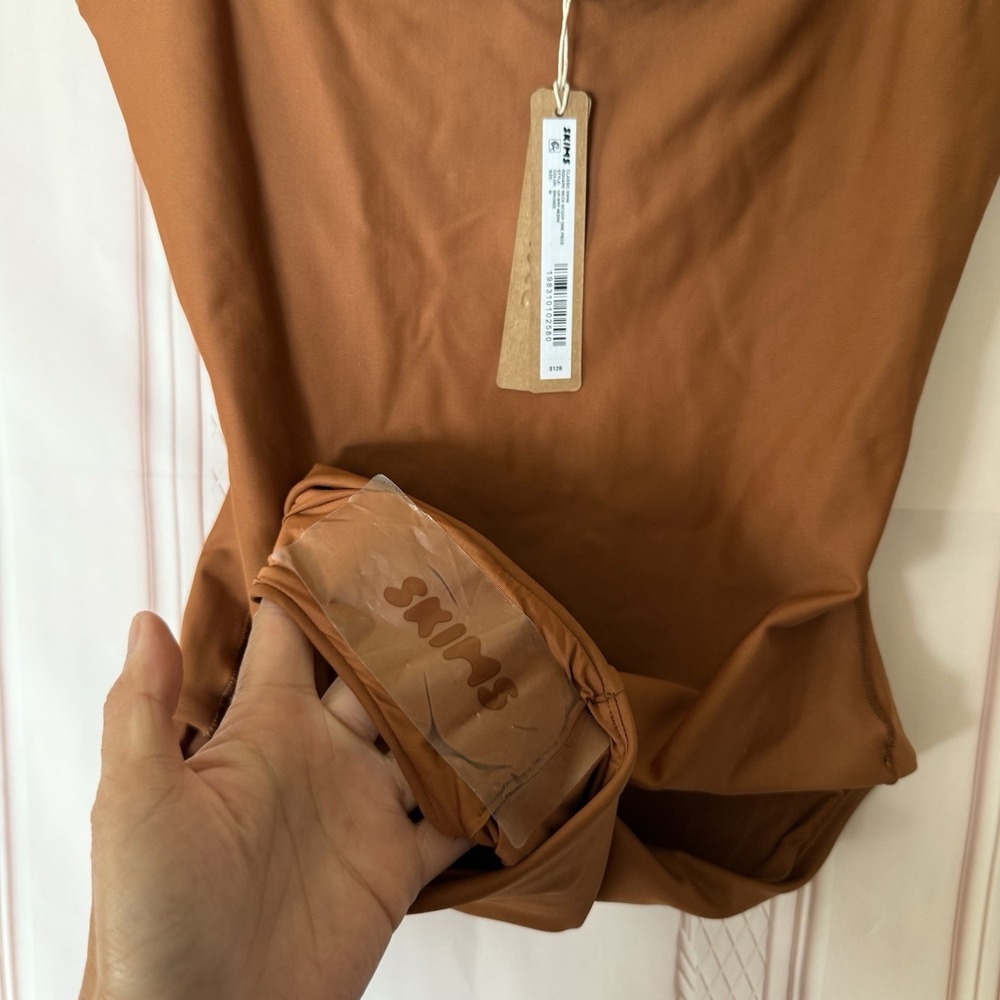 Skims Classic Swim Square Neck Scoop One Piece Bronze Size S NWT $128 MSRP - Picture 7 of 10